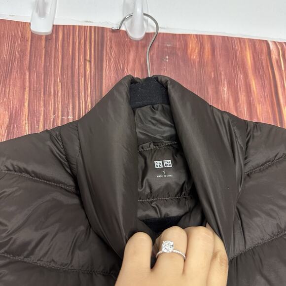 UNIQLO Ultra Light Genuine Down Filled Puffer Packable Vest Womens Small S Brown - Picture 5 of 6